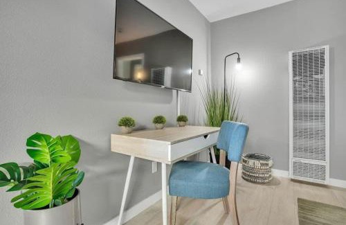 North Park Apartment | NorthPark-BusinessTraveler-Pets-W D-Free-Parking