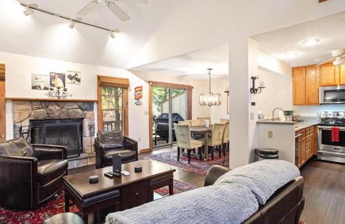 Tannersville House | Northridge 412