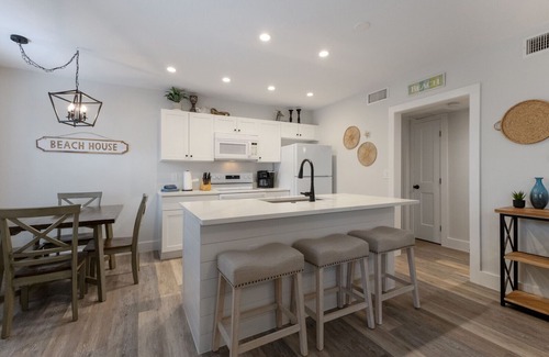Anna Maria Villa | Northshore Beach House near Pine Ave, north end of Anna Maria Island