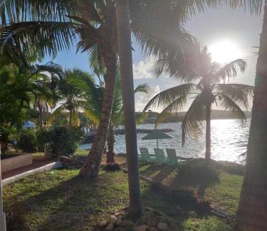 Dickenson Bay Hotel | Northshore Seaside Suites