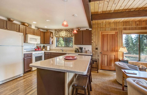 Lake Forest House | Northshore Tahoe Family Home with a View