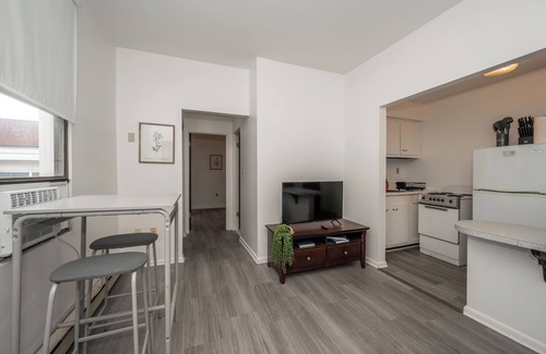 Northside Apartment | Northside Suite 2 – A Cozy Escape for 2! 10 Min to Downtown, Highly Walkable