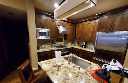 Truckee Resort | Northstar Lodge with ski in/out gondola on site! Best resort in Tahoe!