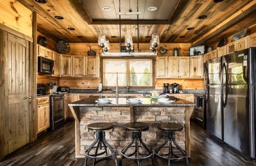 Gatlinburg - Pigeon Forge Cabin | Northstar Mountain Lodge