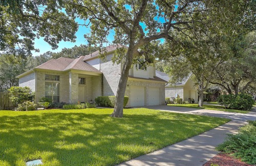 McNeil House | (Northwest Austin) Beautiful, Fun, Cozy Home 30 min from Downtown Austin