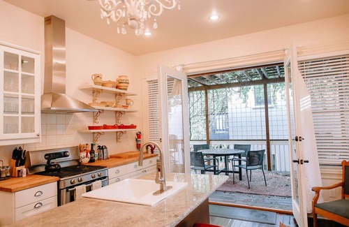 Uptown House | Northwest Nob Hill! Updated Spacious Home! Free Parking Spot! Walk score 97!