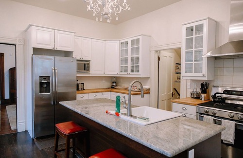 Uptown House | Northwest Nob Hill! Updated Spacious Home! Free Parking Spot! Walk score 97!