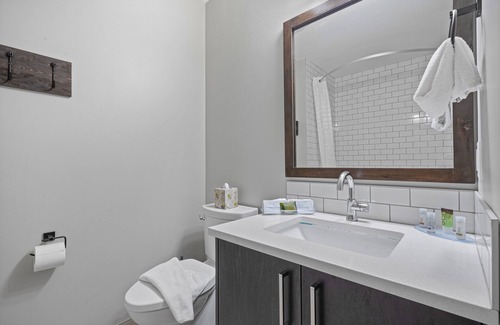 Canmore House | Northwinds | Deluxe King