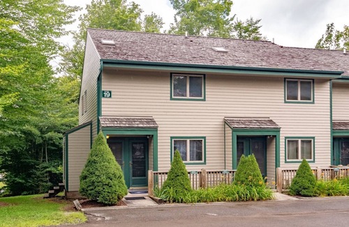 Timberline Condo | Northwoods F2nnNorthwoods F2 - Walk-to-Slope, Remodeled 2025
