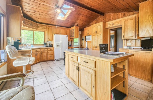 Remer House | Northwoods Home great for family gatherings. Beautiful screened in porch.