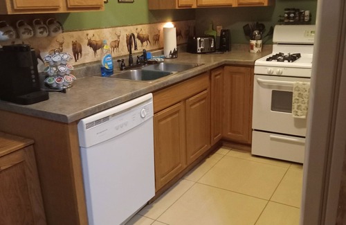 Warrens Cabin | Northwoods style, Cabin. Near Three Bears Resort, & miles of atv/utv trails.