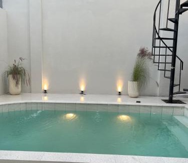 Parongpong Villa | Nossacasa Villa Sejuk Estetik Pool Setiabudi Bandung
