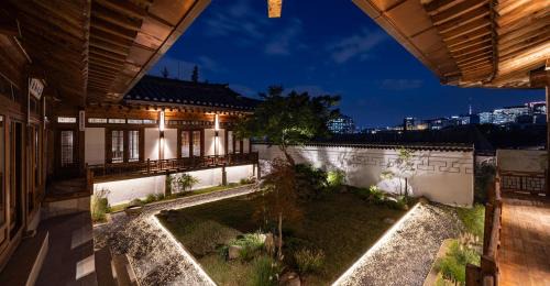 Gahoe-dong Hotel | Nostalgia Hanok Hotel
