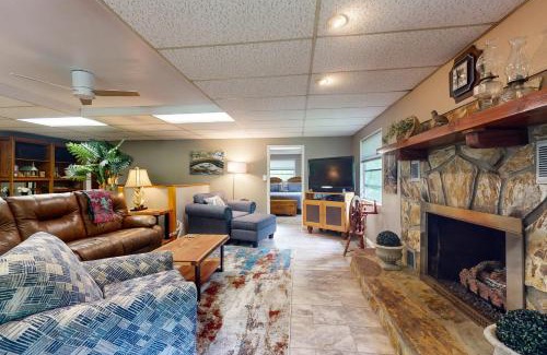 Blue Ridge House | Nostalgic Mountain Retreat