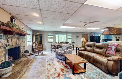 Blue Ridge House | Nostalgic Mountain Retreat