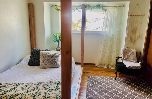 Covington House | Nostalgic Retro Seattle Lake House with King Suite; private dock & lake access