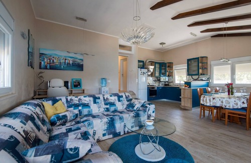 Molat House | NOSTALGIJA three bedroom holiday home with sea view terrace
