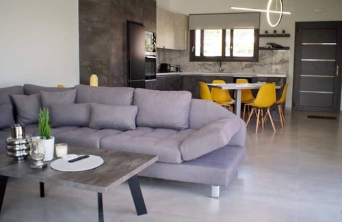 Gefira Mpania Villa | Nostos Luxury Villas in Nafpaktos with private pool & sauna - Villa Calypso