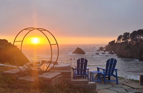 Fort Bragg Cottage | NOT JUST ANOTHER BED IN A BOX! AMAZING & ROMANTIC