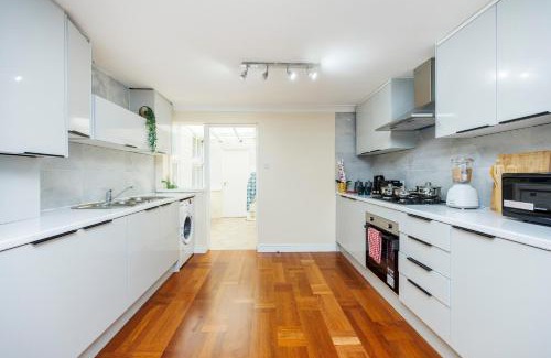 Selhurst Apartment | not live