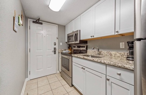 Myrtle Beach Condo | Note-worthy 1BR Oceanview | Dogs OK!