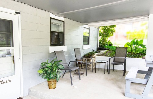 Donelson Apartment | Noteworthy by Opryland. No Stairs Fast Wifi.