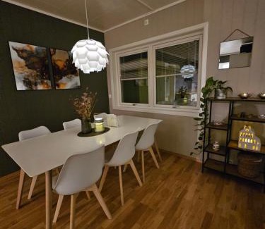 Tromso Apartment | Nothern Light - 5min Airport Parking -sea view
