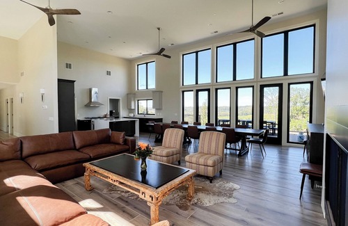 Elizabeth Cabin | NOTHING FINER, Luxury, pool, golf, animals, ten mile views near galena territory