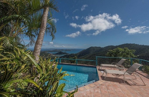 Estate Carolina Villa | Notre Ciel Villa "Our Heaven" Views Coral Bay & Caribbean-2BR w/AC & loft BR