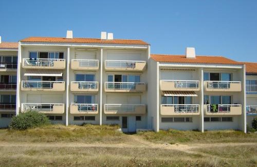 Notre-Dame-de-Monts Apartment | Notre-Dame-de-Monts - Appartement 58m² avec 2 chambres, parking, balcon - 4 personnes - FR-1-540-243