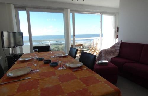 Notre-Dame-de-Monts Apartment | Notre-Dame-de-Monts - Appartement 58m² avec 2 chambres, parking, balcon - 4 personnes - FR-1-540-243