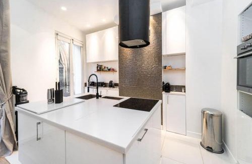 Sorbonne Apartment | Notre-Dame