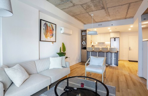 Old Montreal Apartment | Notre-Dame splendid apartment-Montreal