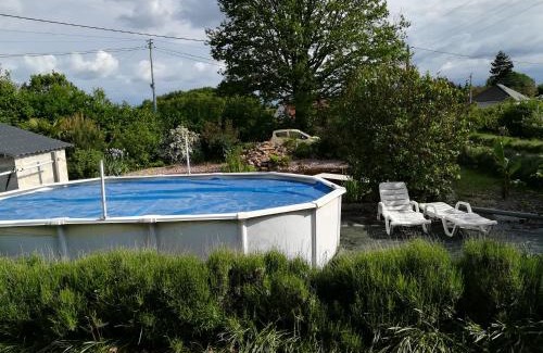 Saint-Sernin-du-Bois House | Notre nid d'amour - jacuzzi, piscine, billard, bar extérieur, terrain de boules