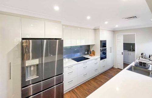 Branxton House | Nottage Cottage - Gateway to the vineyards