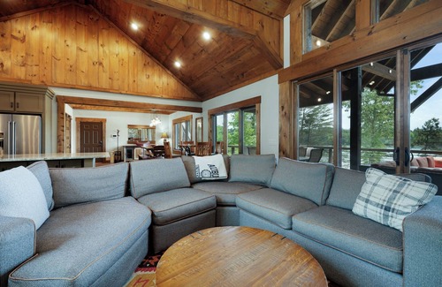 Blairsville House | Nottely Island Retreat - Lake Front