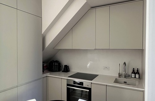 Golborne Apartment | Notting Hill Designer Modern and Bright 1-bed flat