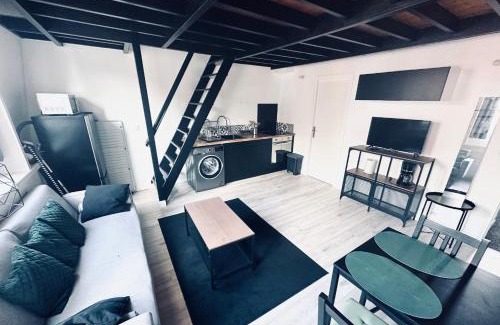 Lille-Moulins Apartment | NOUVEAU! Centre Lille T3 WiFi, TV, Proche Centre Ville