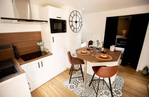 Tourlaville Apartment | Nouveau - L'instant Passion - Love Room