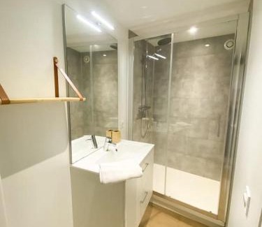 Cournon-dʼAuvergne Apartment | NOUVEAU Maison Bourg Cournon 5 pers 2 chambres