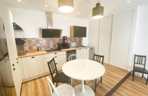 Cournon-dʼAuvergne Apartment | NOUVEAU Maison Bourg Cournon 5 pers 2 chambres