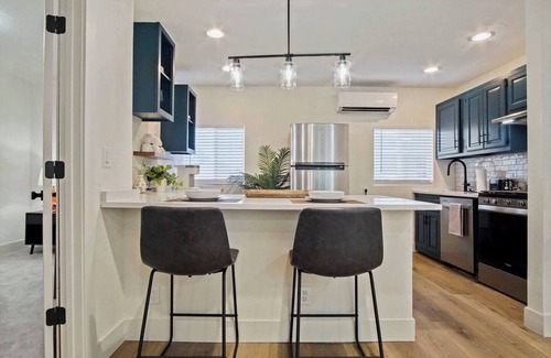Central Oklahoma City House | Nouveau Nichols Hills | Trendy + Spacious