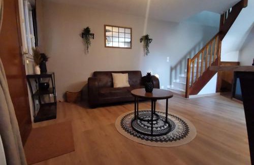 Breuillet Apartment | NOUVEAU : Rustik'House - À 2 pas de la Gare RER C
