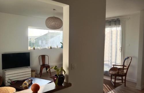 Bellerive-sur-Allier House | NOUVEAUTE Maison Cocooning avec jardin, Terrasse couverte et Jacuzzi