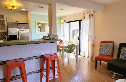 Hermosa Village House | Nov 27-Dec1/GVH4/Directly Access2Disney+Stylish+Wifi+Pools+Netflix+Parking+