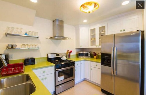 Hermosa Village House | Nov 27-Dec1/GVH4/Directly Access2Disney+Stylish+Wifi+Pools+Netflix+Parking+