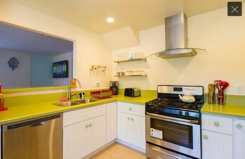 Hermosa Village House | Nov 27-Dec1/GVH4/Directly Access2Disney+Stylish+Wifi+Pools+Netflix+Parking+