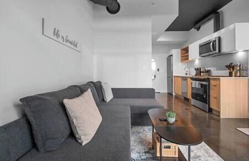 Connaught Apartment | "Nova" Bright Studio |Sofa Bed |Mins to Saddledome