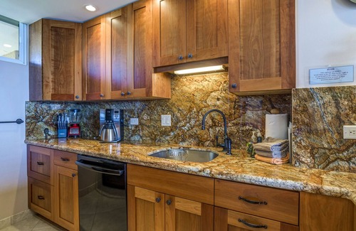 Honokowai Condo | November Special! 11TH FLOOR Luxury Condo on Ka'anapali Beach!