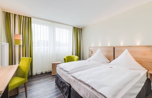 Tullnau Hotel | NOVINA HOTEL Wöhrdersee Nürnberg City